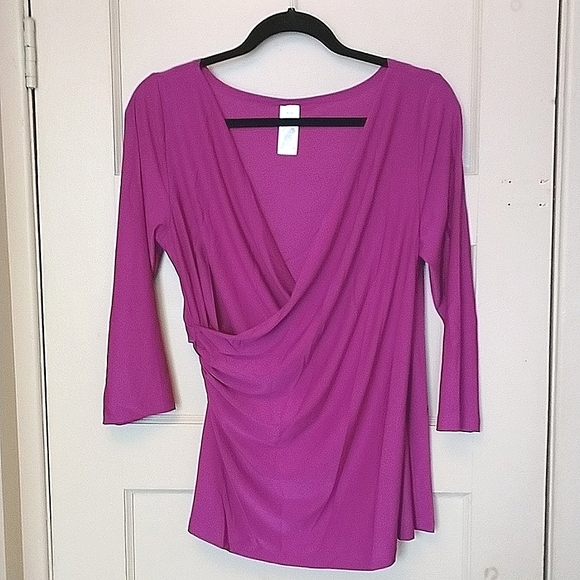3/$30💜BNWOT Avon Size M Wrap Front Top - Picture 3 of 7